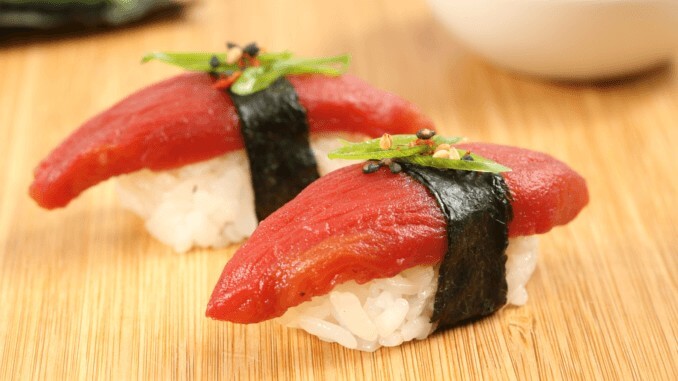 Sushi mit Ahimi: veganer Thunfisch von Ocen Hugger Foods