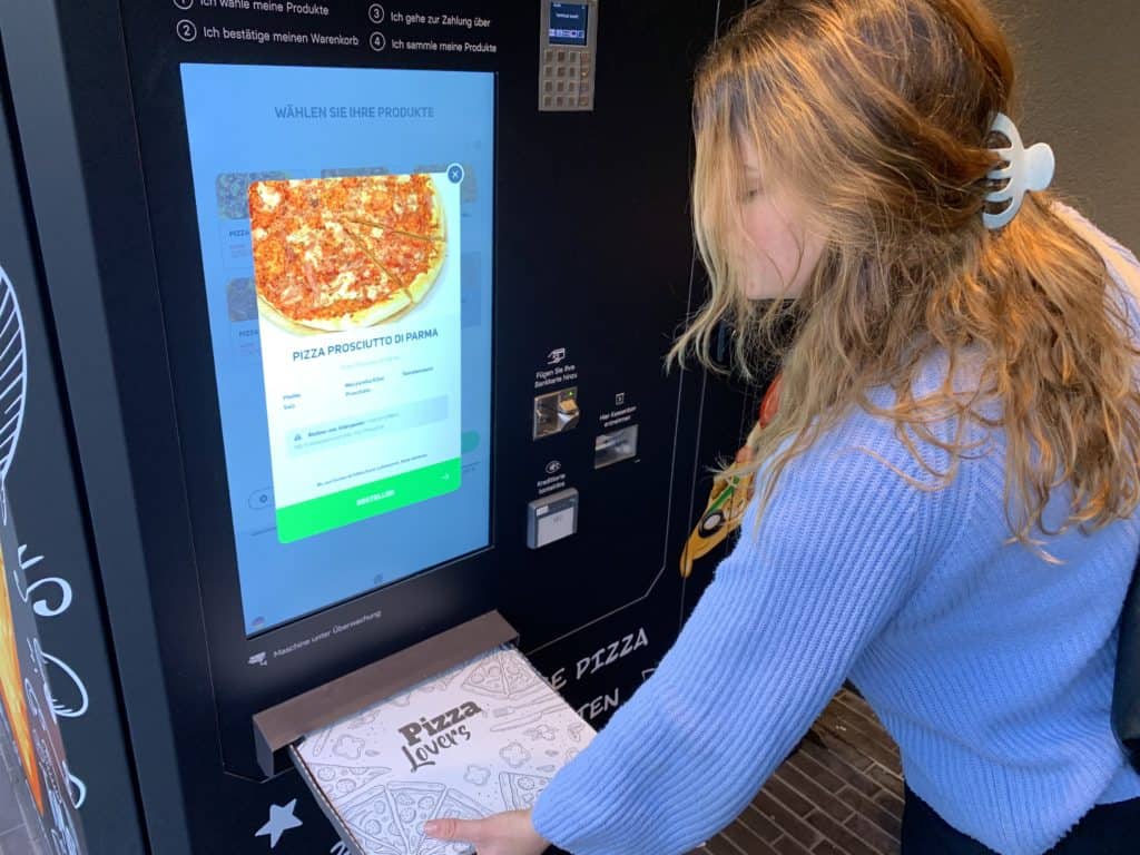 a&o Hostels pizza