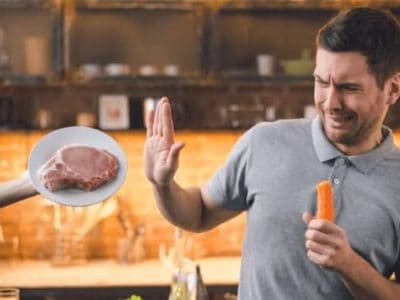 Mann verweigert Fleishc und setzt stattdessen auf vegane Ernährung