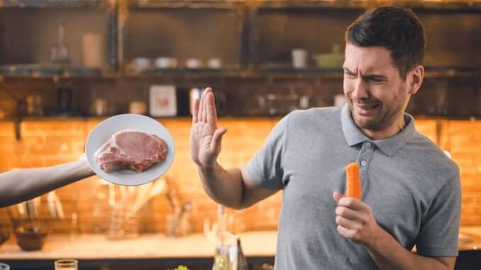 Mann verweigert Fleishc und setzt stattdessen auf vegane Ernährung