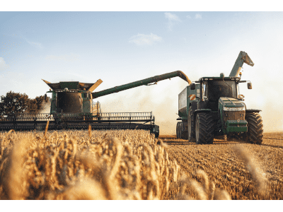 landwirtschaft maschinen anbau korn weizen feld traktor mähdrescher121