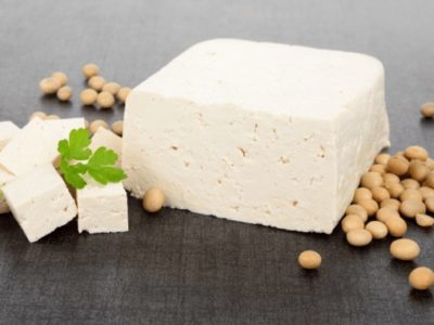 Ein Stück Tofu (natur)