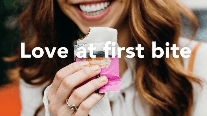 Werbeplakat von Truwomen "Love at first bite"