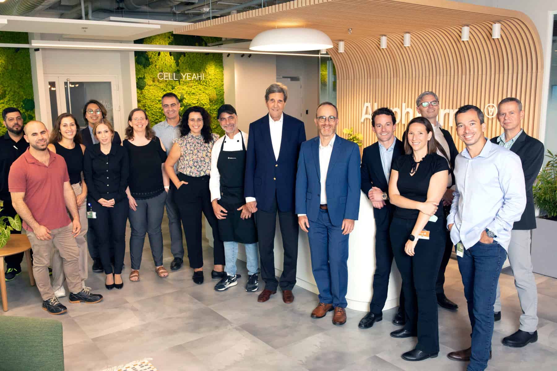 SPEC John Kerry visiting Aleph Farms HQ in Israel