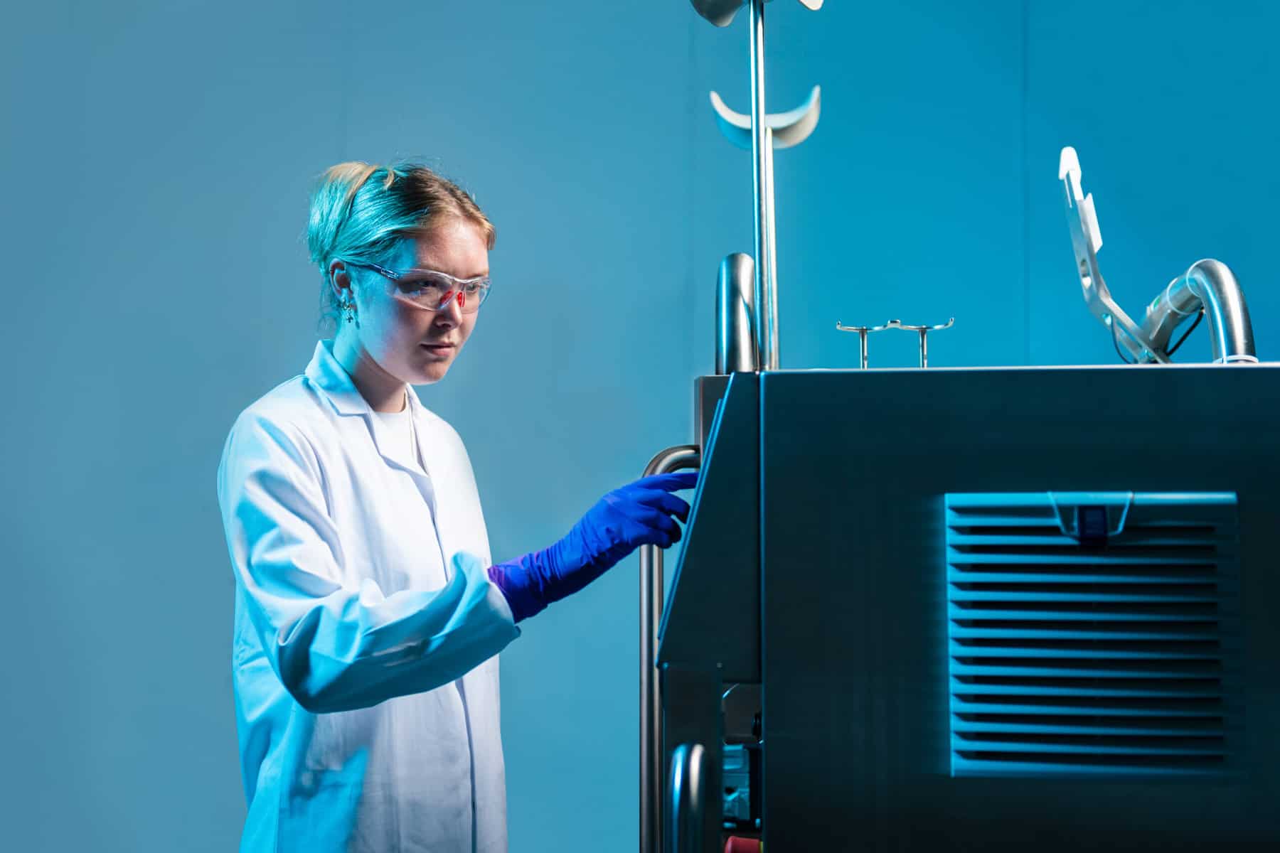 CDMO Extracellular has opened what it claims is Europe's largest contract pilot plant for cultivated meat and seafood in Bristol, the UK.