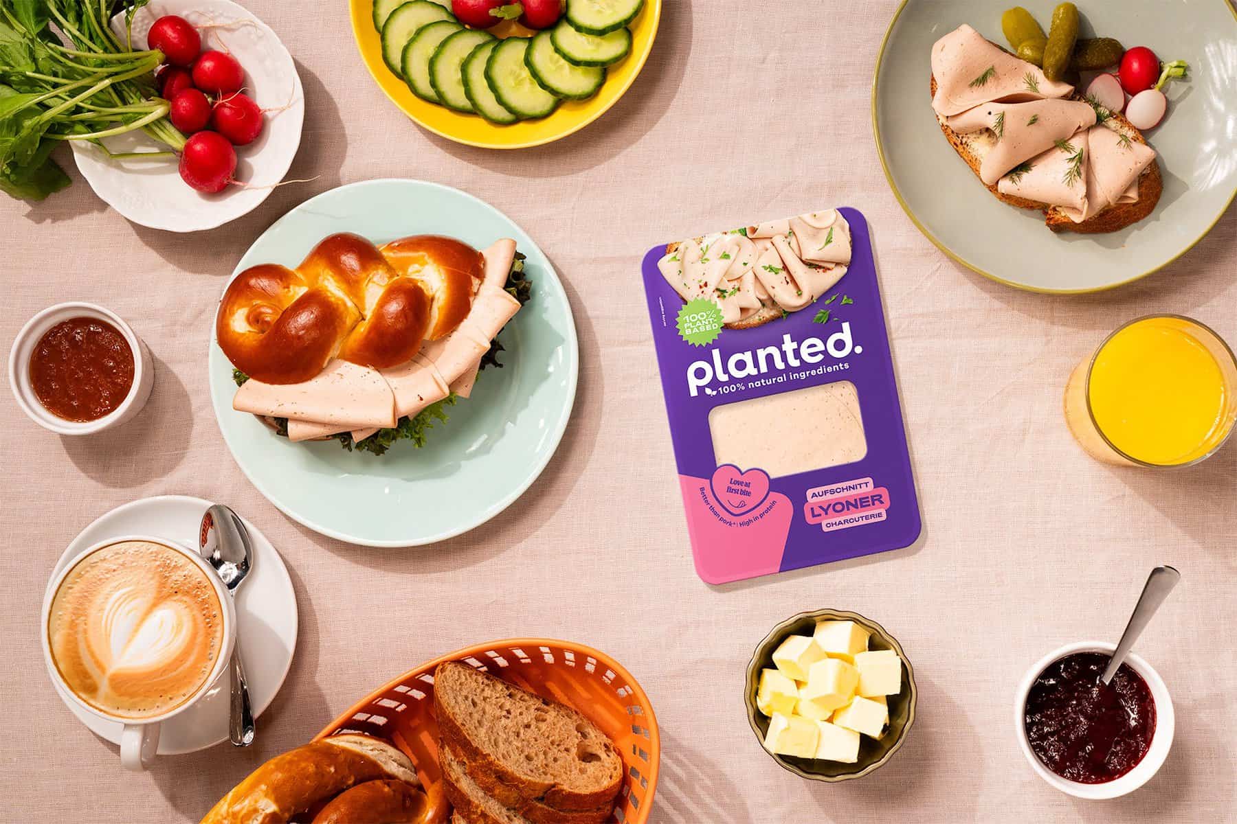 Planted cold cuts lifestyle shot