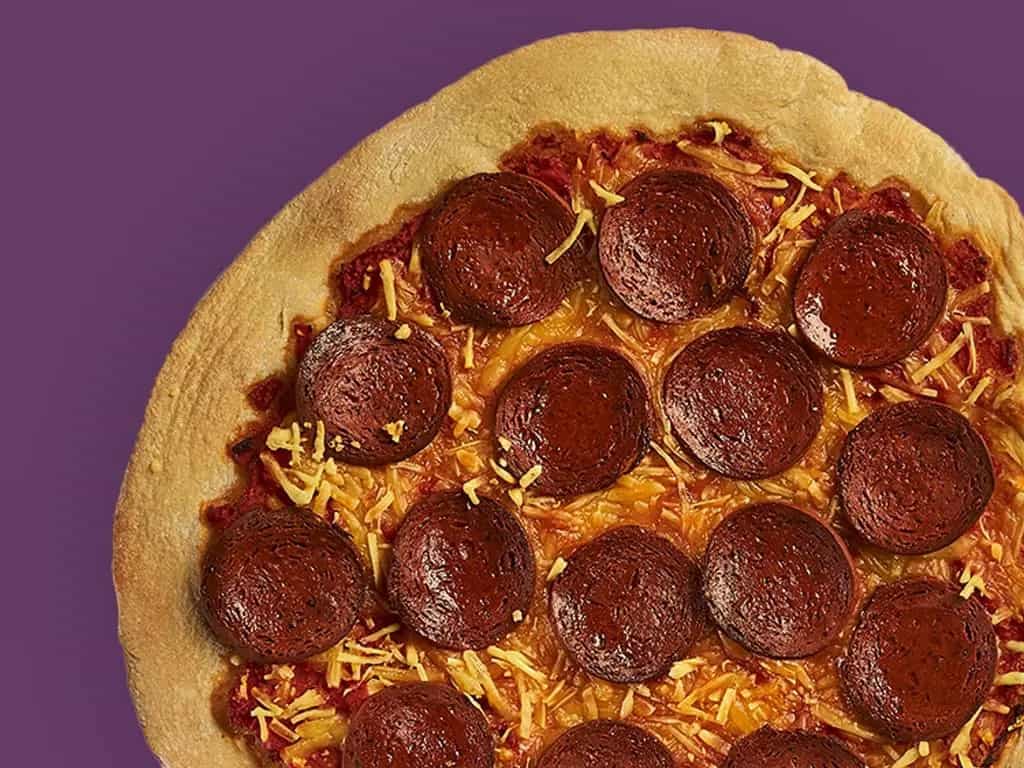 A vegan pizza by Quorn