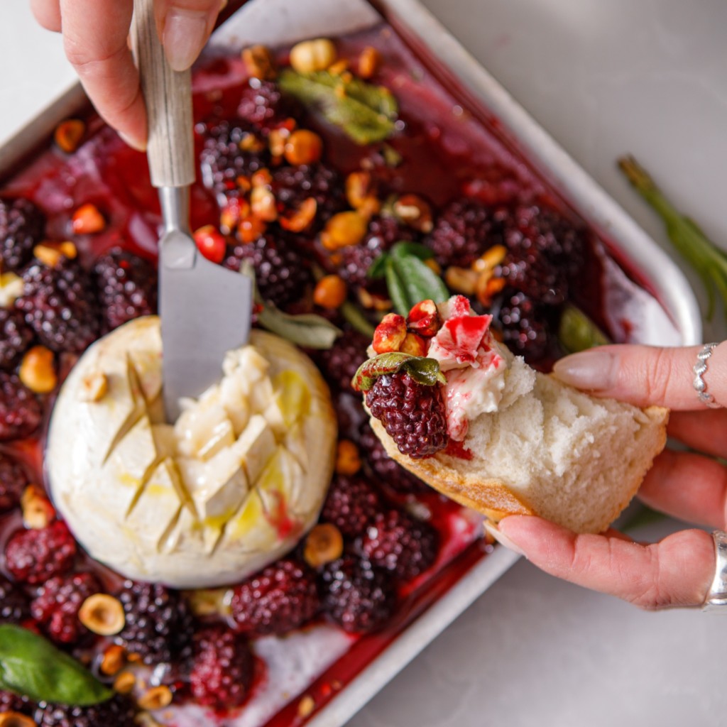 Shamembert cheese with fruits