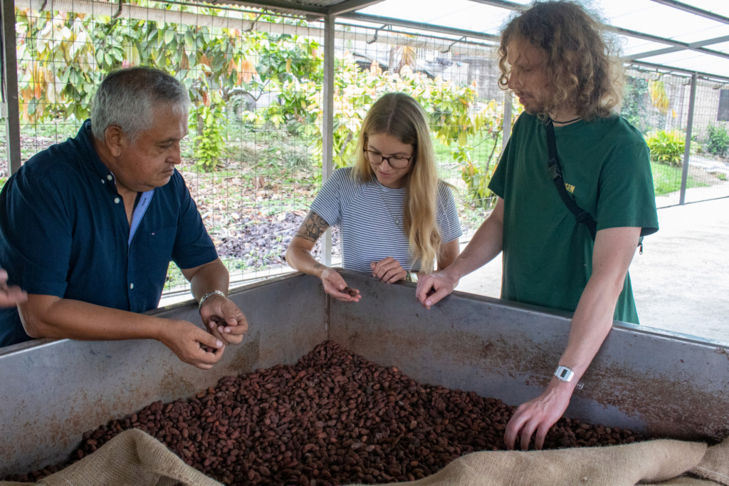 el origin founder Gordon in Ecudaor