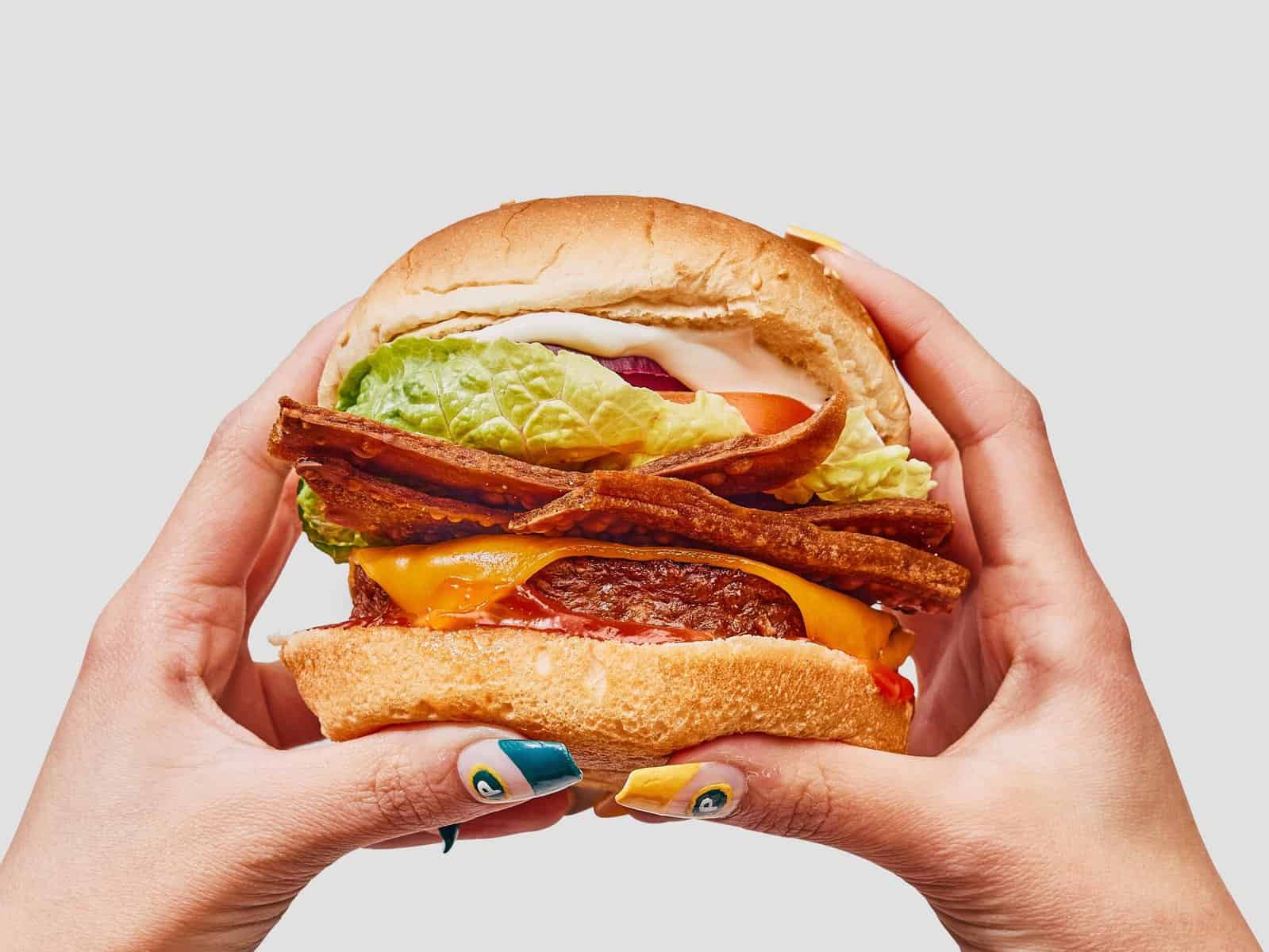 Vegan bacon cheeseburger from Plantega